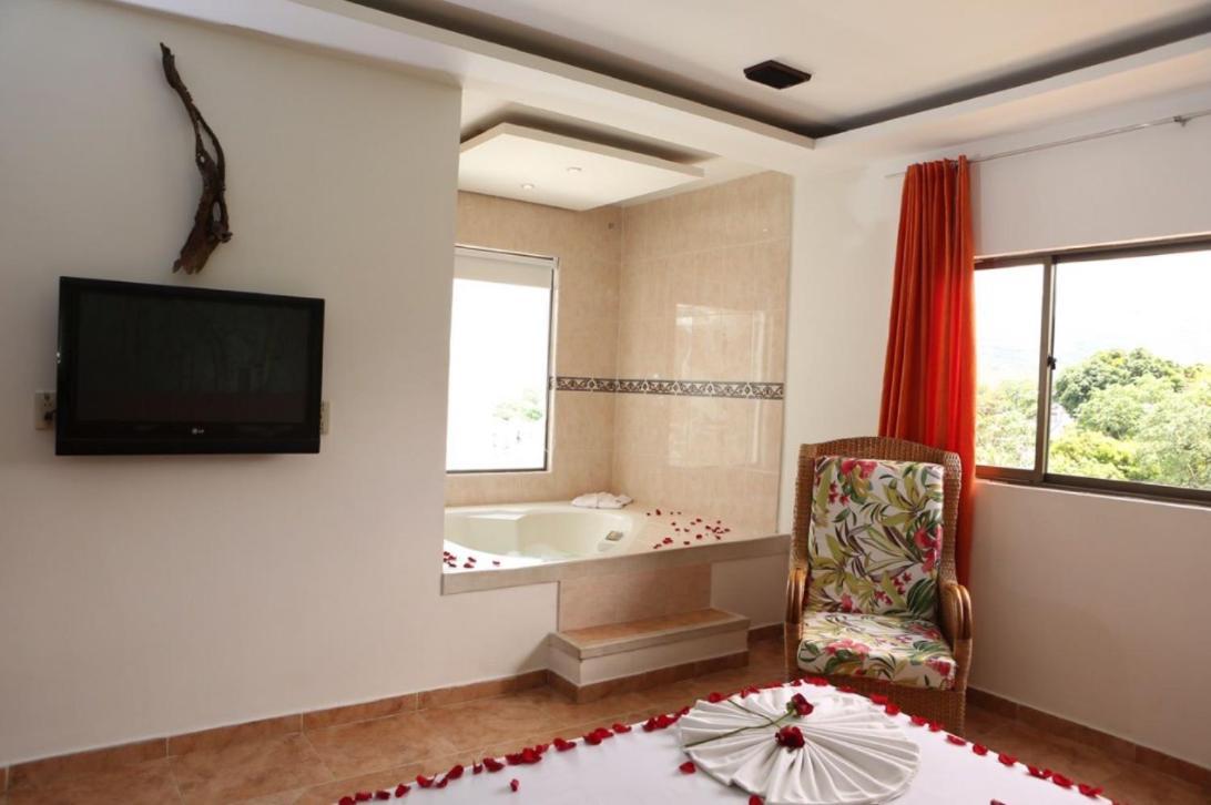מלגאר Hotel Anamichu Suites מראה חיצוני תמונה