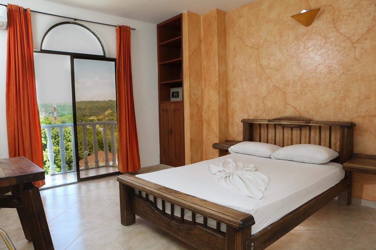 מלגאר Hotel Anamichu Suites מראה חיצוני תמונה